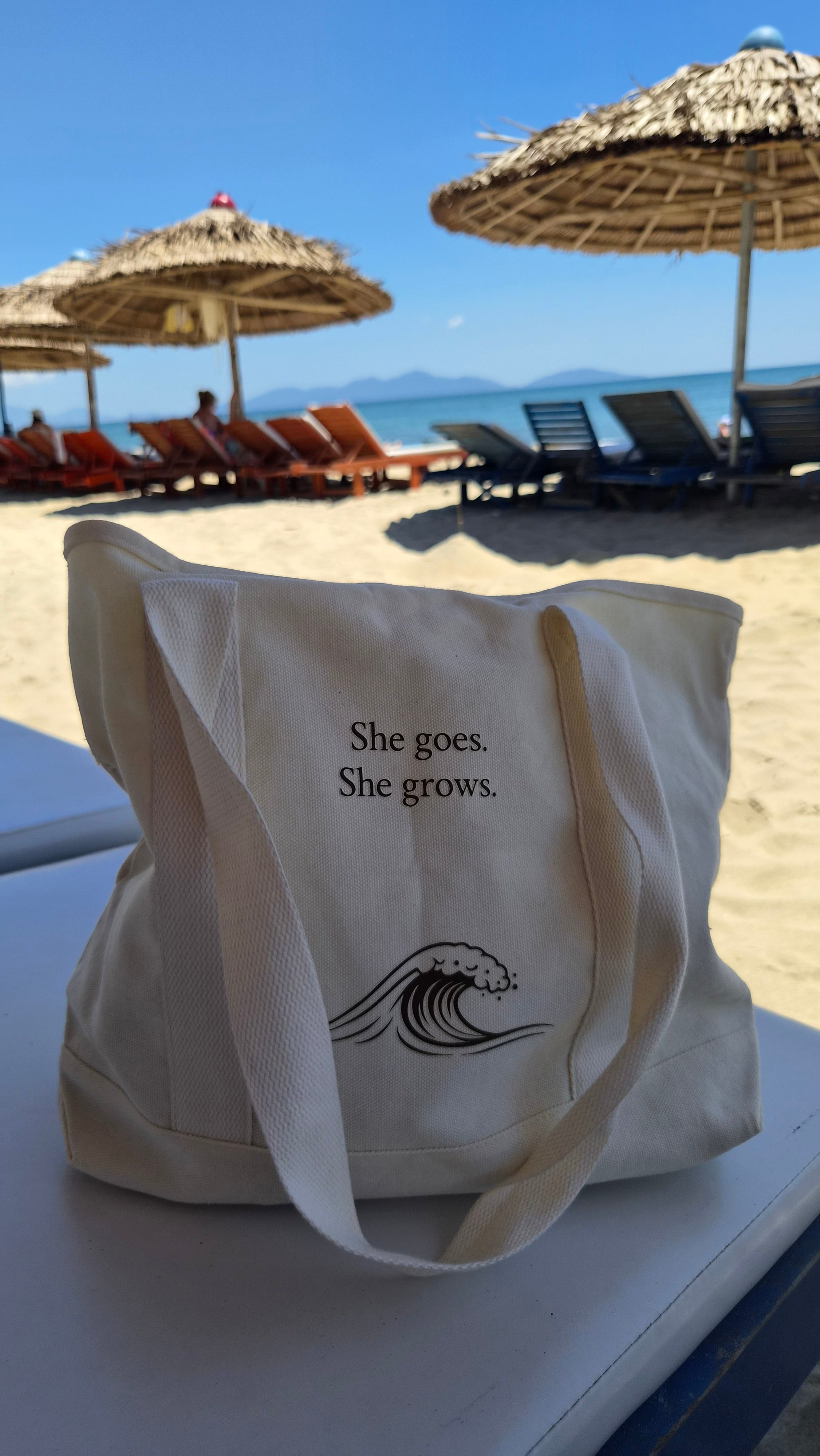 Wave Canvas Beach Tote Bag with Inner Pockets