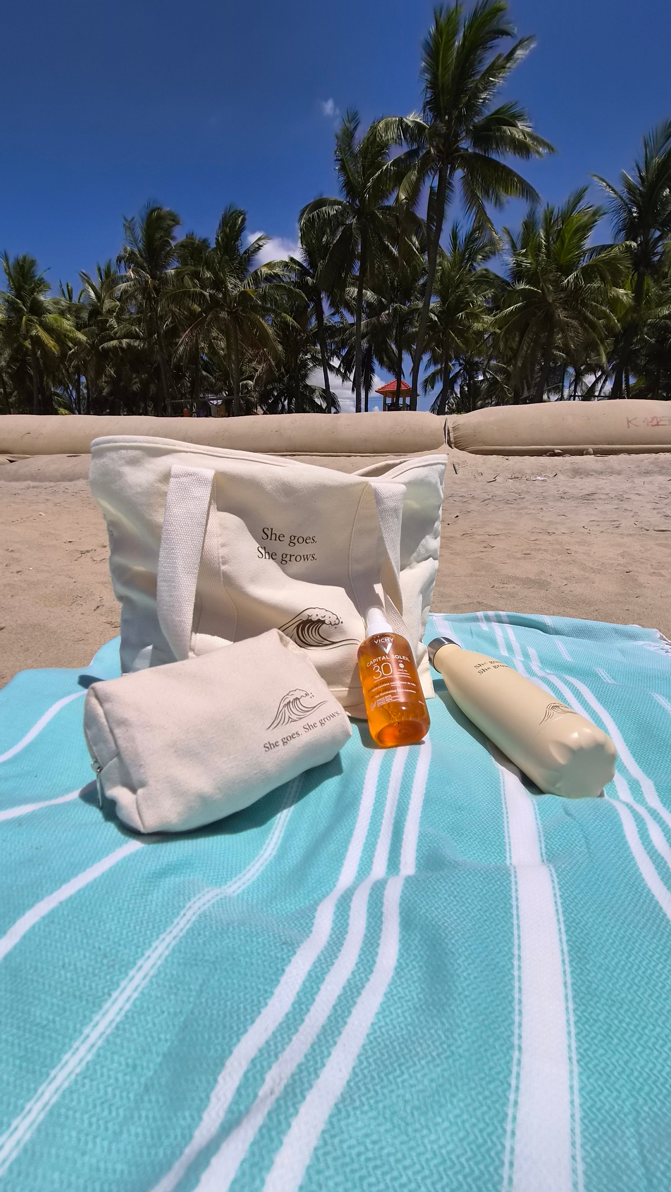 Wave Canvas Beach Tote Bag with Inner Pockets